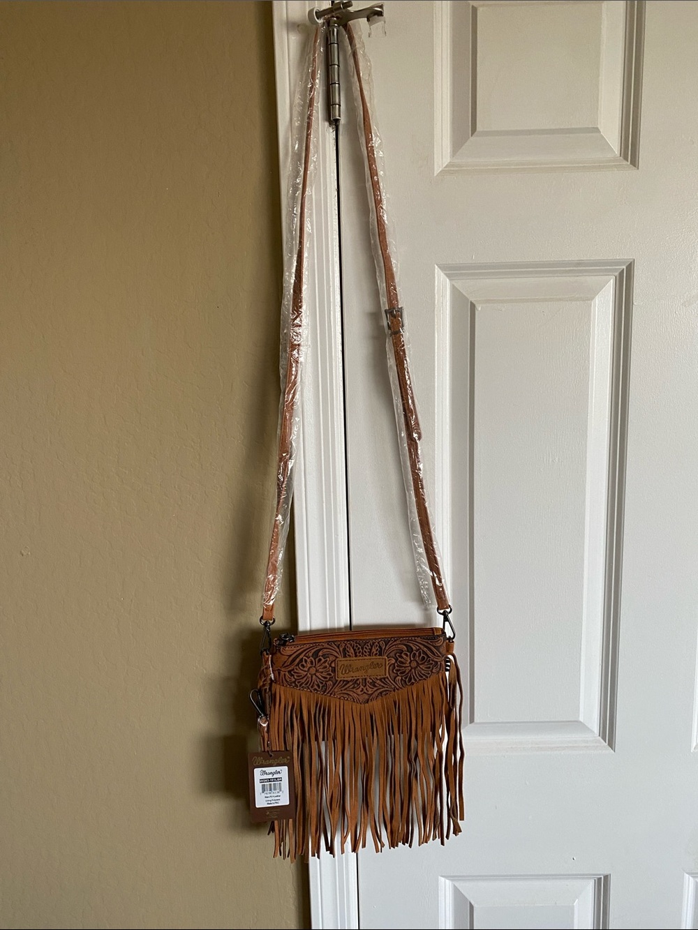 NWT Wrangler Tooled Floral Fringe Convertible Crossbody Wristlet Bag - Picture 2 of 10
